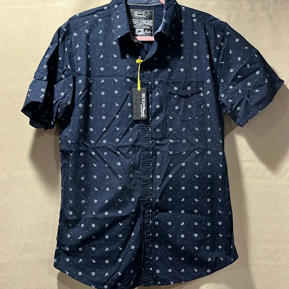 Broken Threads - button down short sleeve. (L)